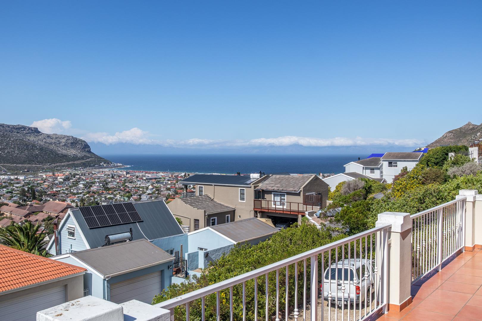 House · 2 bed · in Lakeside, Cape Town